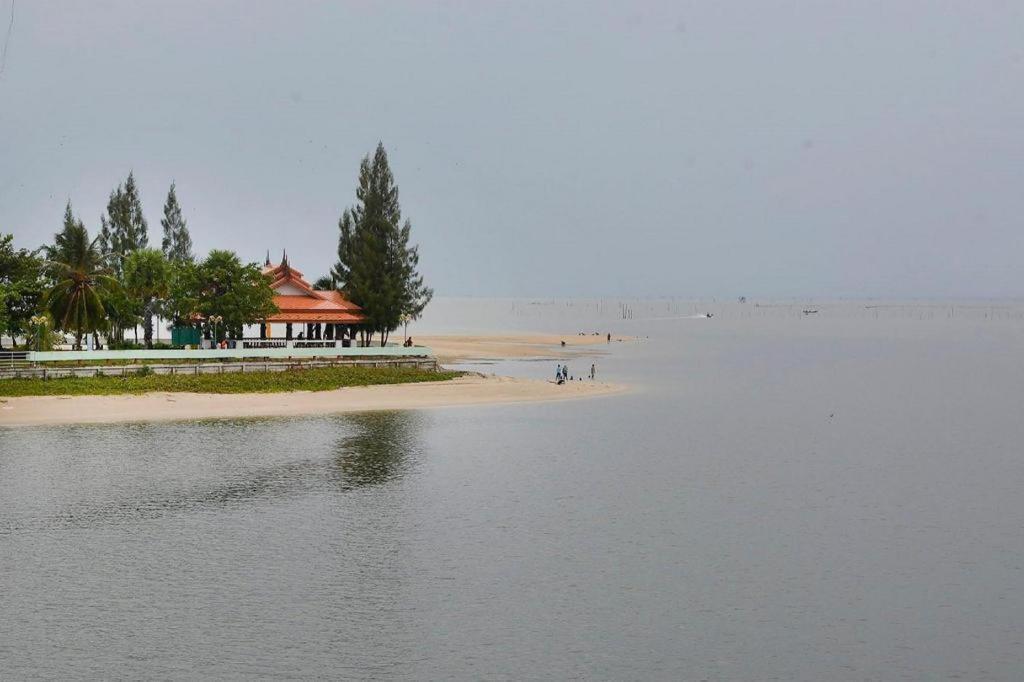Oyo 441 Grand Thara Hotel Surat Thani Dış mekan fotoğraf