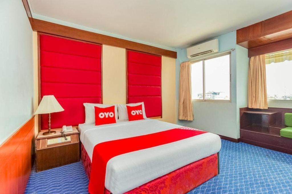 Oyo 441 Grand Thara Hotel Surat Thani Dış mekan fotoğraf