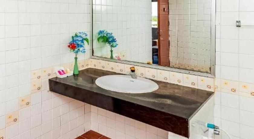 Oyo 441 Grand Thara Hotel Surat Thani Dış mekan fotoğraf