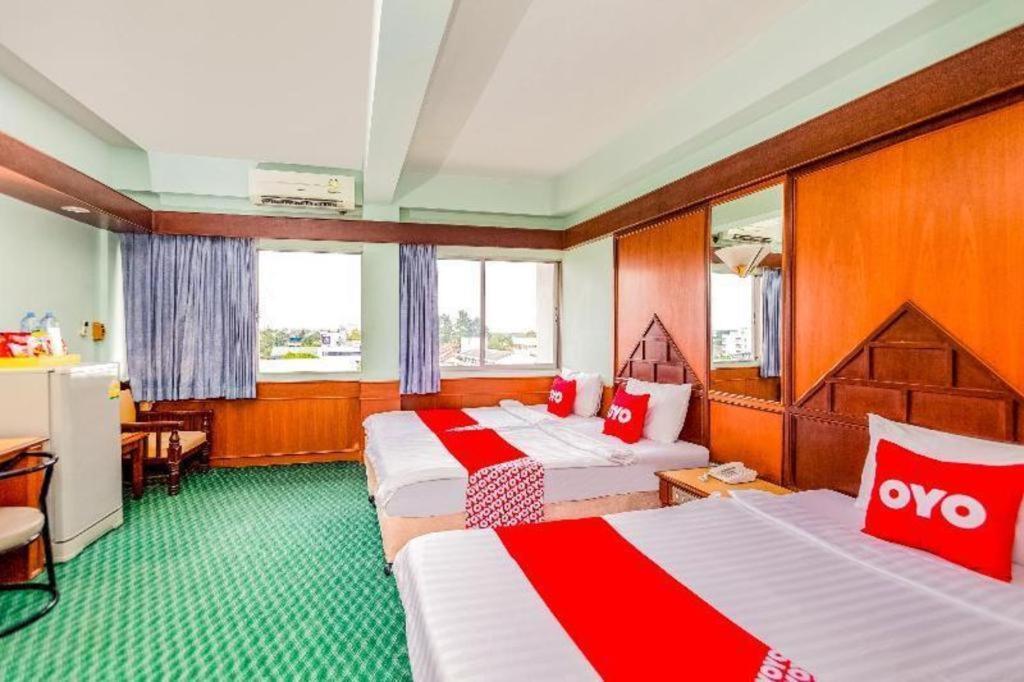 Oyo 441 Grand Thara Hotel Surat Thani Dış mekan fotoğraf