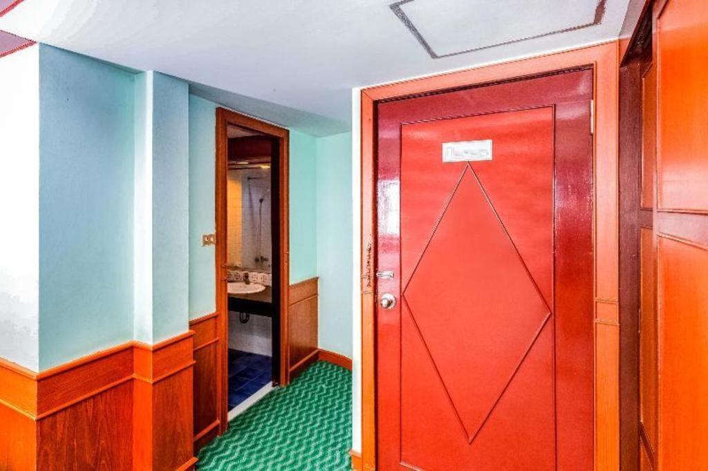 Oyo 441 Grand Thara Hotel Surat Thani Dış mekan fotoğraf