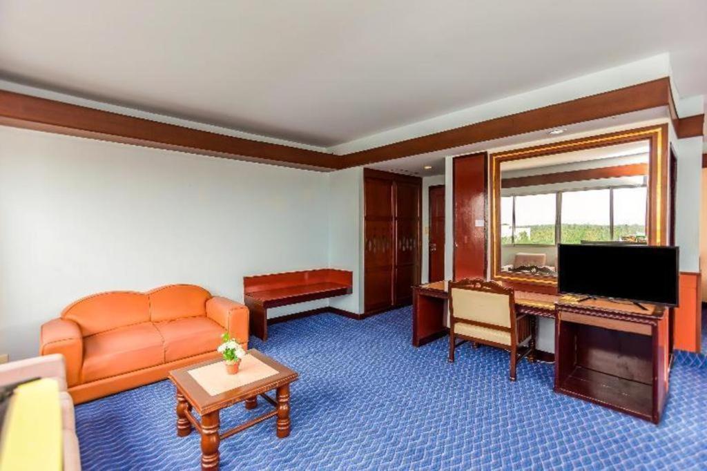 Oyo 441 Grand Thara Hotel Surat Thani Dış mekan fotoğraf