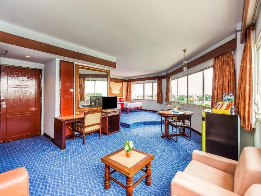 Oyo 441 Grand Thara Hotel Surat Thani Dış mekan fotoğraf