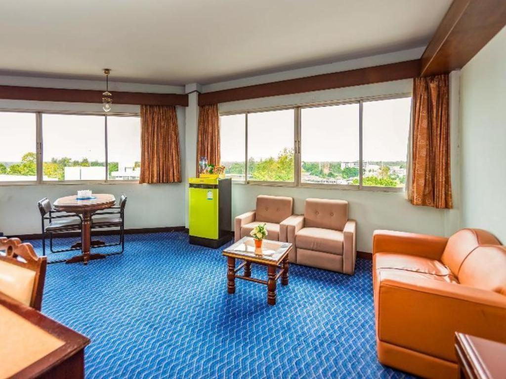 Oyo 441 Grand Thara Hotel Surat Thani Dış mekan fotoğraf