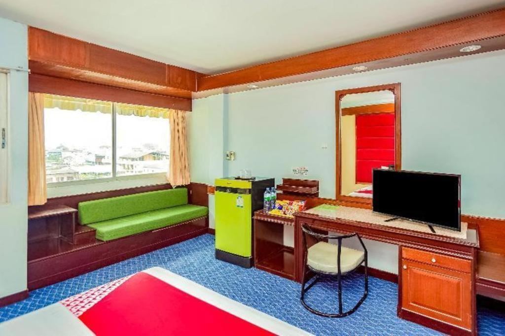 Oyo 441 Grand Thara Hotel Surat Thani Dış mekan fotoğraf