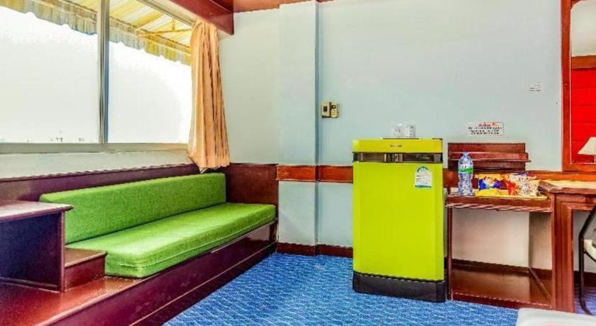 Oyo 441 Grand Thara Hotel Surat Thani Dış mekan fotoğraf