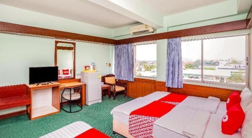 Oyo 441 Grand Thara Hotel Surat Thani Dış mekan fotoğraf